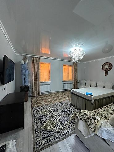 Үйлөр: 4 бөлмө, 180000 м², 8 соток, Бишкек, Новопавловка а. Кыймылсыз мүлк агенттиги — 3
