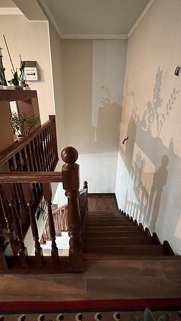 Продажа коттеджей и домов: Продается просторный двухэтажный дом с большим двором и — 9