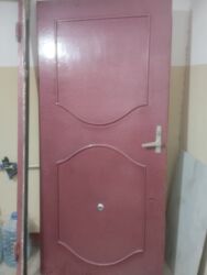 seyf qapi 2ci el: Mənzil üçün İşlənmiş Giriş qapısı Glazok ilə, Zəmanətsiz, Ünvandan götürmə