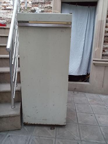 kolbasa soyuducu: Bir kameralı məişət soyuducusu - Model üzərində qeyd: “Ardini Dfuni — 2