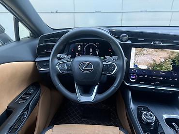 порте: Lexus RZ: 2023 г., Электромобиль, Кроссовер — 9