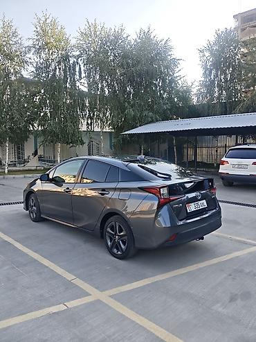 go park: Toyota Prius: 2020 г., 1.8 л, Вариатор, Гибрид, Хэтчбэк — 4