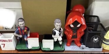 Masaüstü dəstlər: Masaüstü dekorativ aksesuarlar dəsti - Tematik saat fiqurları: - — 11