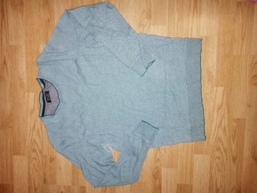 Džemperi: Sve po 200 din — 2