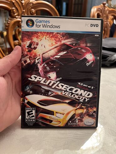 Oyun diskləri: Komputer oyunları. 1 ədədi - 1 manat. Say olaraq çox alan və ya — 17