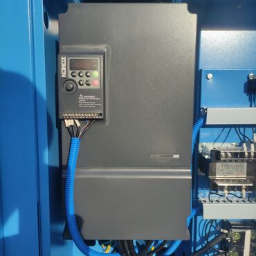 Компрессоры: Компрессор винтовой 5KW(220v) 850 литров в минуту 7.5KW 1100литров в — 9