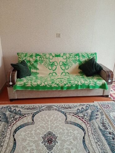 divan örtükleri: Di̇van-kravat, Açılan, Bazasız, Parça, Çatdırılma yoxdur