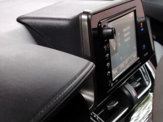 Toyota: Toyota C-HR: 2 l | 2018 il Hetçbek — 15