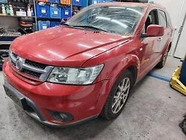 Auto delovi, gume i tjuning: Fiat Freemont kompletan auto u delovima crveni. Fiat Freemont — 1