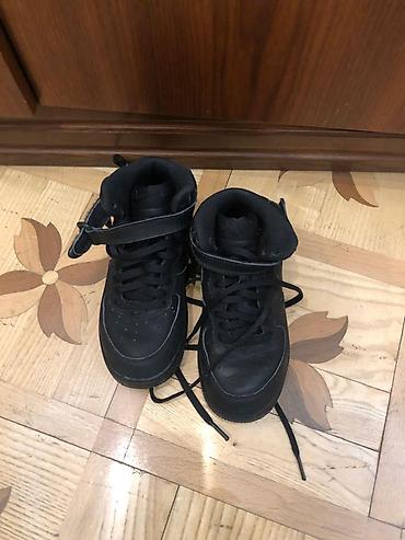 nike hyperko: Original Nike qara rəngli uşaq/yeniyetmə idman ayaqqabısı (high-top) — 4