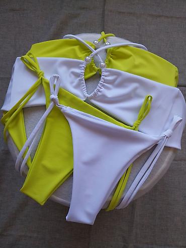 tech komplet: Ženski bikini set – bandeau top sa ukrasnim perlama i gaćicama sa — 1