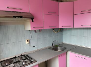 Uzunmüddətli kirayə mənzillər: Komidin: Kiçik ölçülü, bir neçə çekmecəli. - Radiator: Divara — 7