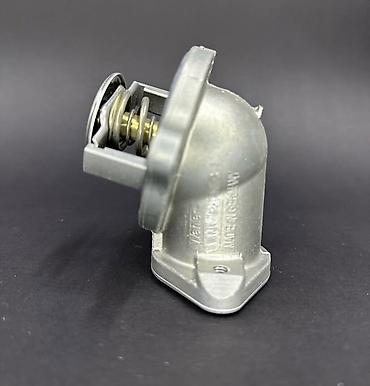 motors: Термостат в сборе для системы охлаждения двигателя. Описание: - — 3
