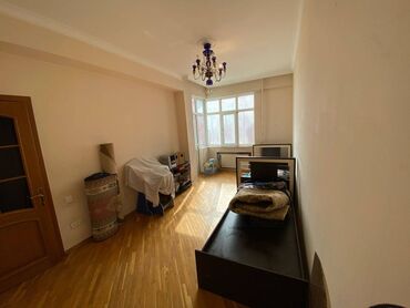 Uzunmüddətli kirayə mənzillər: Neftçilər metrosu,Lotos ticaraet merkezinin arxasinda, 16 mərtəbəli — 5