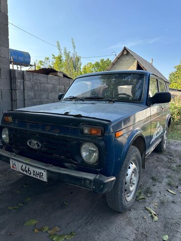 рассрочка без банка авто: ВАЗ (ЛАДА) 4x4 Нива: 2001 г., 1.7 л, Механика, Бензин, Внедорожник