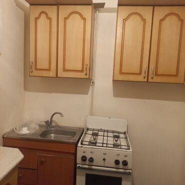 Uzunmüddətli kirayə mənzillər: 3 otaqlı mənzil – kirayə/icarə üçün.yeni guneshli V massivi 23.33 — 8