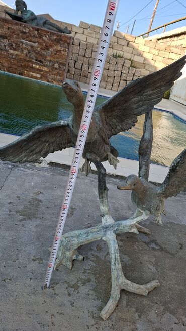 Heykəlciklər: Bürünc heykəl kompozisiyası - Uşaq fiquru və skamyadan ibarət bürünc — 10