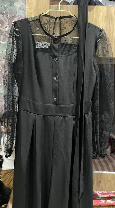 платье черный: Платье комбинезон пуговицы рабочие состояние как новое s,M,L подойдёт