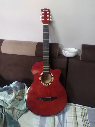 гитара для детей: Продаю Гитару, совершенно новую, покупала за 15000, продаю за 10000