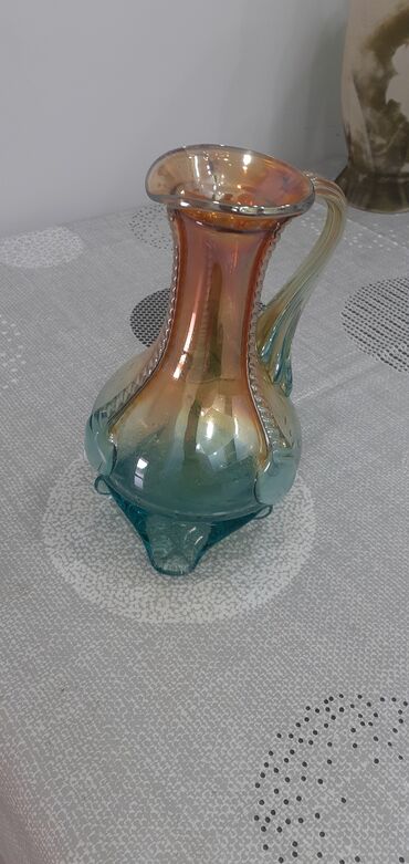 Xonça: Dekorativ Şüşə Grafinlər. Həcmi 1 litr. 4 ədəd var. Xrustal qablar — 2