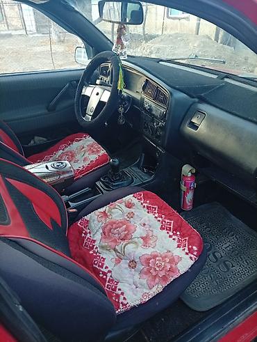 Volkswagen: Volkswagen Passat: 1989 г., Седан — 6