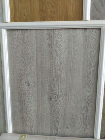 3d panel: Məhsul: Laminat döşəmə panelləri - Rəng/naxış: Açıq boz “oak” (palıd)