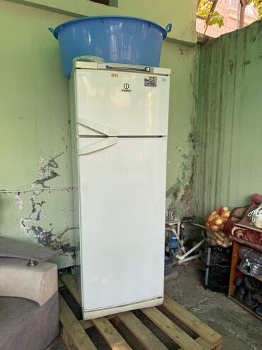 Блендеры: 2 двери Indesit Холодильник Продажа, цвет - Белый