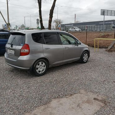 Honda Fit: 2004 г., 1.3 л, Вариатор, Бензин, Седан