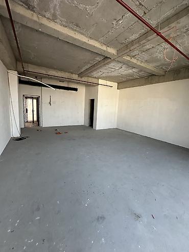 iman plaza: Продажа офисов 49 м², Без ремонта, Бизнес центр, 2 этаж — 3