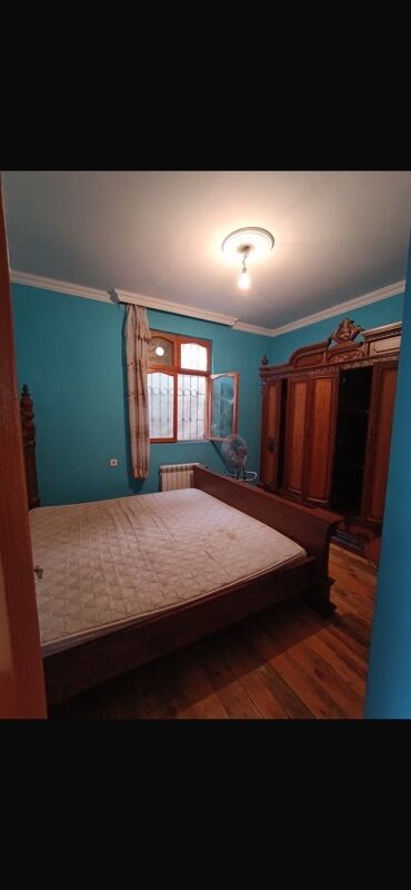 Həyət evləri və villaların satışı: Satılır: həyət evi - Bir mərtəbəli, daş/karkas tikili, metal dam — 2