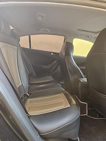 Volkswagen: Volkswagen Passat: 1.8 l | 2010 il Sedan — 19