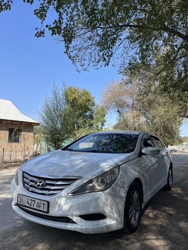 соната 2010 года: Hyundai Sonata: 2010 г., 2 л, Автомат, Газ, Седан