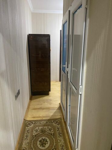 Uzunmüddətli kirayə mənzillər: Mənzil Təcili Kirayə Verilir! Bina 9-mkr Sona — 8