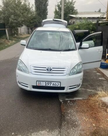 тацота ист: Toyota Ipsum: 2001 г., 2.4 л, Автомат, Бензин, Минивэн