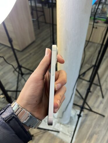 Apple iPhone: IPhone 14, Starlight — 5