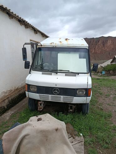 спартивный машины: Mercedes-Benz MB 100: 1991 г., 2.9 л, Механика, Дизель, Бус