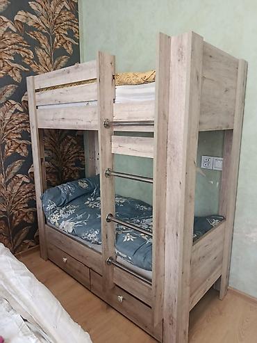 yun dosekler: 🛏️ İkimərtəbəli çarpayı satılır 💰 Qiymət: 150 AZN 🛏️ Üstündə 2 ədəd — 1