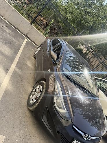 Hyundai: Hyundai Elantra: 2015 г., Седан — 10