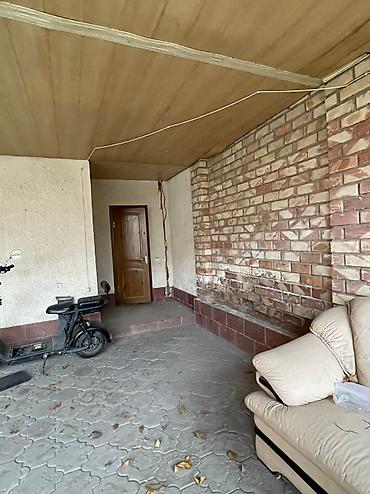 Продажа коттеджей и домов: 🏡 *Продается дом в Золотом Квадрате!* 📍 Ул. Айдаралиева 8 (между — 26