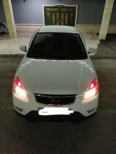 Kia: Kia Rio: 1.4 l | 2010 il Sedan — 2