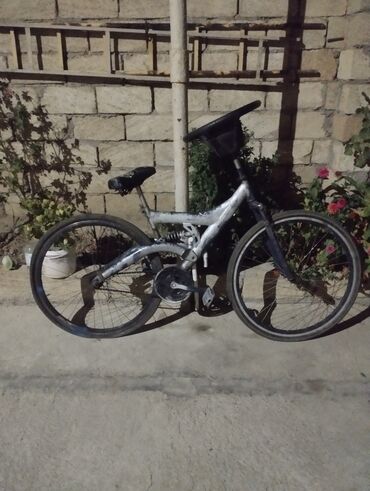 usaq velosipedleri kreditle: İşlənmiş Dağ velosipedi 26", sürətlərin sayı: 11, Ünvandan götürmə