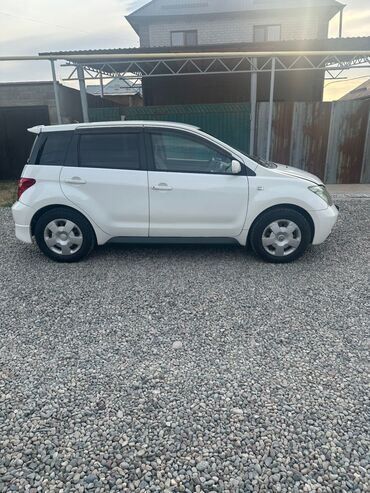 tayota runx: Toyota ist: 2004 г., 1.5 л, Автомат, Бензин, Хэтчбэк