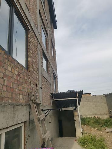 хата 2 этаж: Продаётся трёхэтажный кирпичный дом с цокольным этажом. Основные — 3