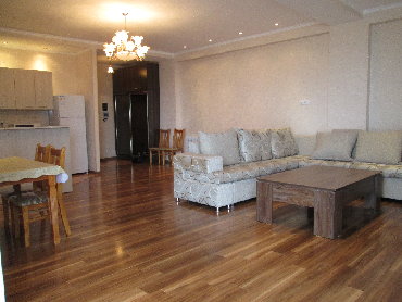 сдаю квартиру долгосрочно ош: 3 комнаты, Агентство недвижимости, С мебелью полностью