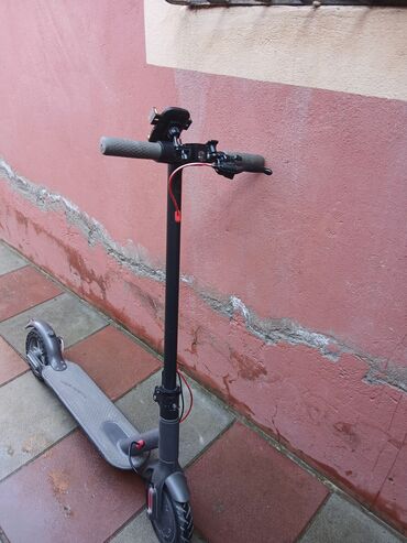 scooter teker: İşlənmiş Elektrik samokat 7", 251 - 350 Vt, 16 - 25 km/s, Ünvandan götürmə