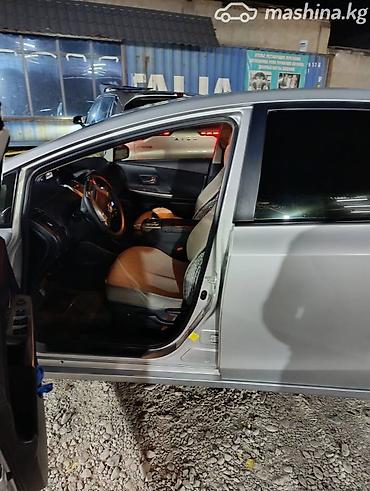 mers c class: Toyota Prius: 2016 г., 1.8 л, Автомат, Гибрид, Универсал — 8
