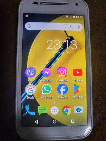 s 21 telefon: Motorola Moto E (2nd Gen), color - White