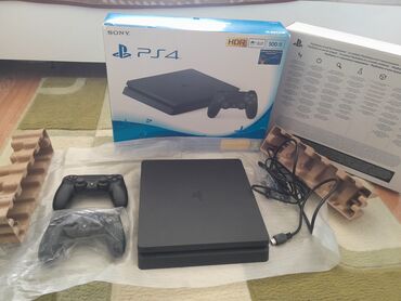 PS4 (Sony Playstation 4): Ps4 slim 500gb ideal veziyetde, iki eded oriqinal pult,icinde oyun