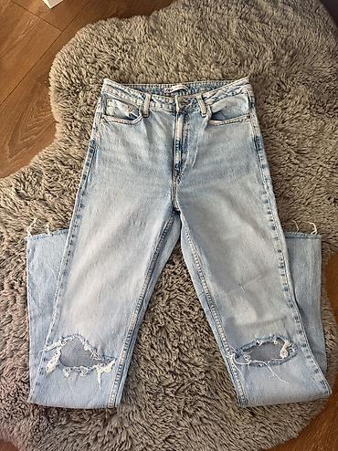 zara farmerice zenske: Zara farmerke sa prorezima. Velicina M. 
Dubok struk — 6