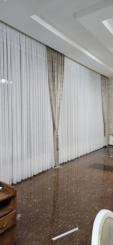 Pərdə və tüllər: Pərdələr otağa zəriflik və rahatlıq gətirir. Klassik üslubda dizayn — 8